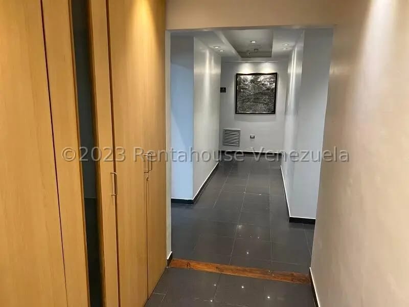 Comercial (Oficina) en Alquiler en Lomas de La Lagunita, Distrito Metropolitano - 6