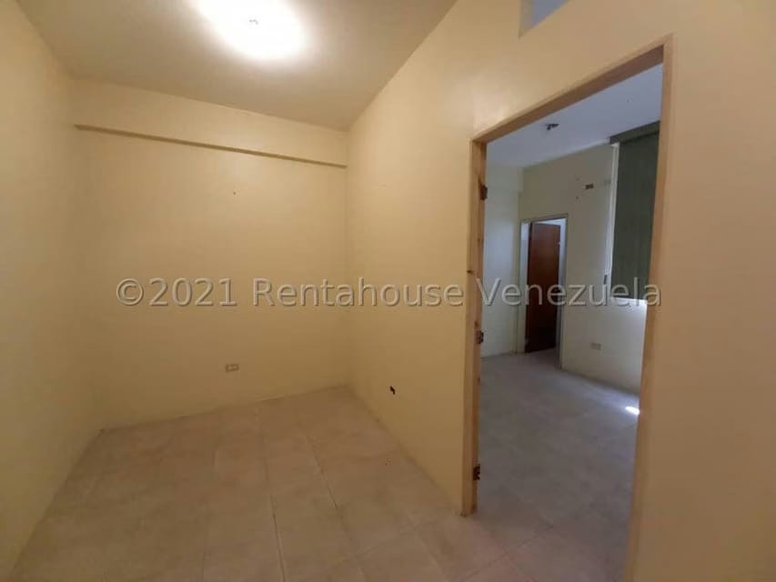 Comercial (Edificio) en Venta en Municipio Guaicaipuro, Miranda - 11