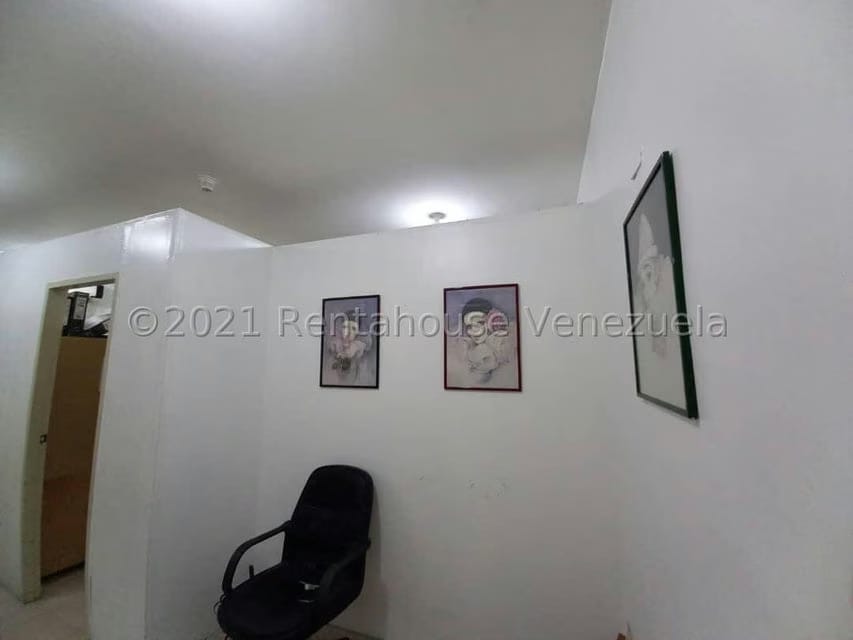 Comercial (Edificio) en Venta en Municipio Guaicaipuro, Miranda - 4