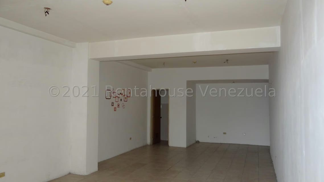 Comercial (Edificio) en Venta en Municipio Guaicaipuro, Miranda - 33