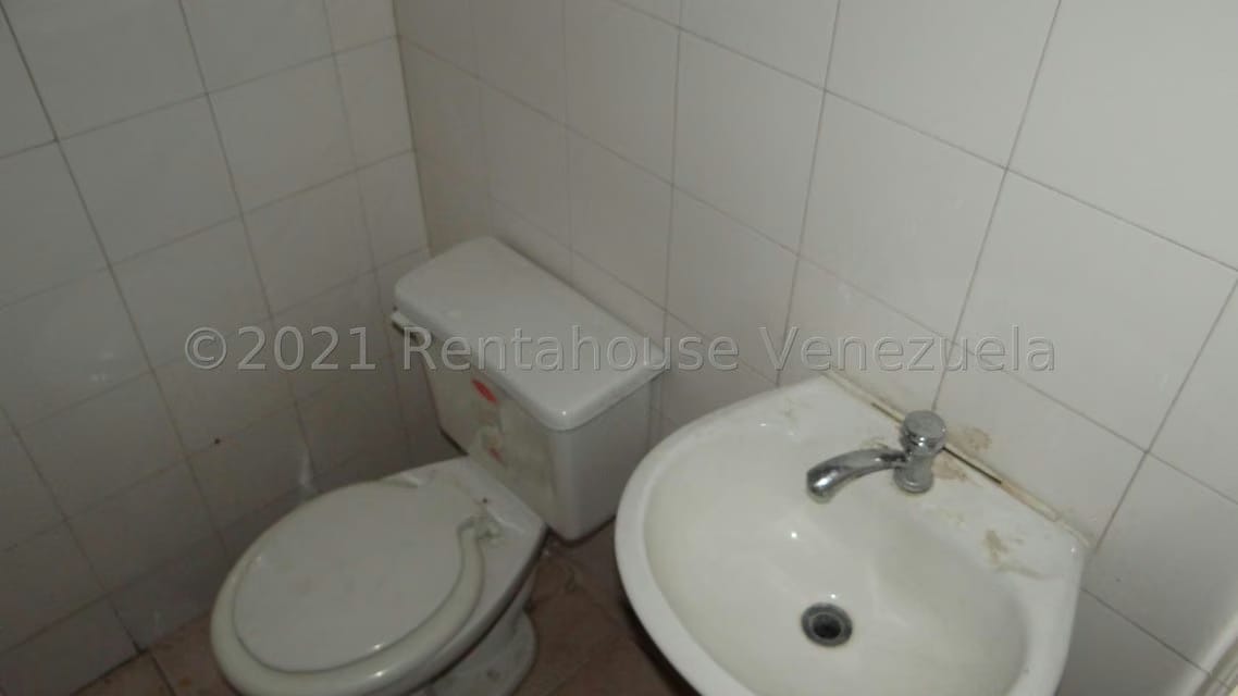 Comercial (Edificio) en Venta en Municipio Guaicaipuro, Miranda - 34