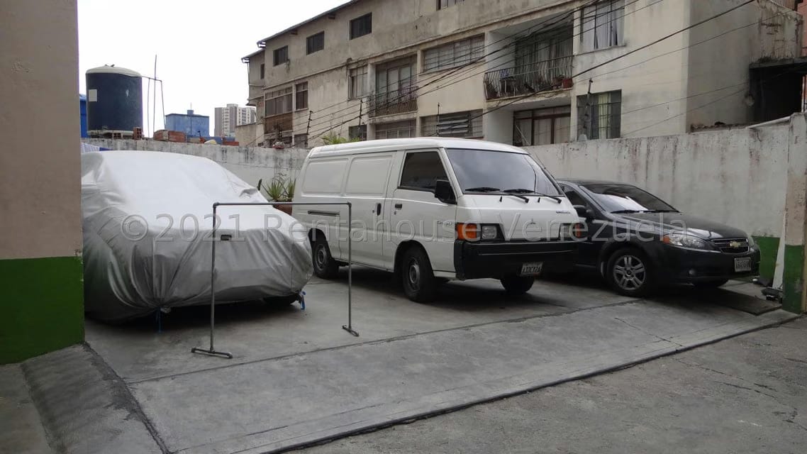 Comercial (Edificio) en Venta en Municipio Guaicaipuro, Miranda - 49