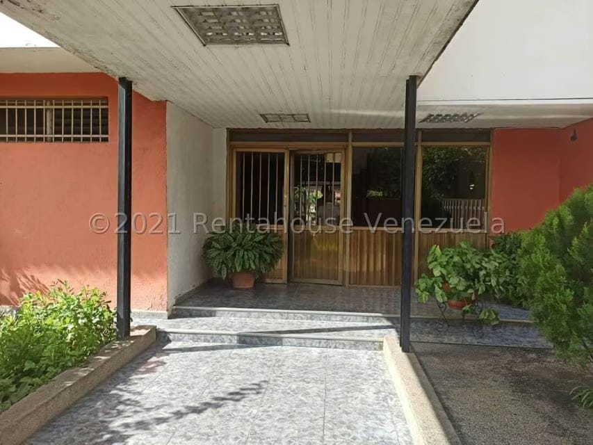Apartamento (1 Nivel) en Venta en Urbanizacion El Centro, Aragua - 2