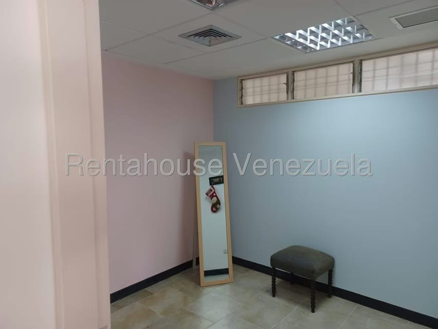 Casa (Multipes Niveles) en Venta en Los Rosales, Distrito Metropolitano - 11