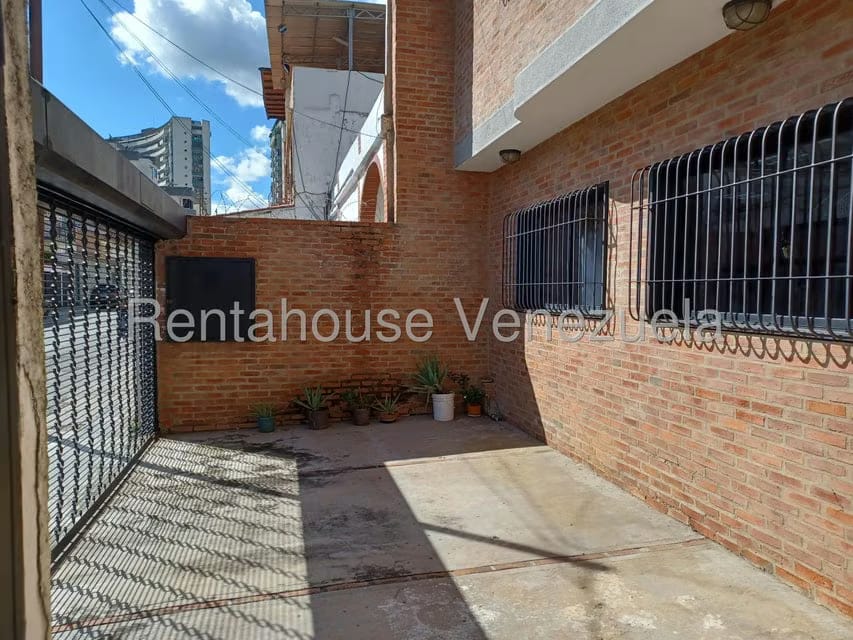 Casa (Multipes Niveles) en Venta en Los Rosales, Distrito Metropolitano - 3