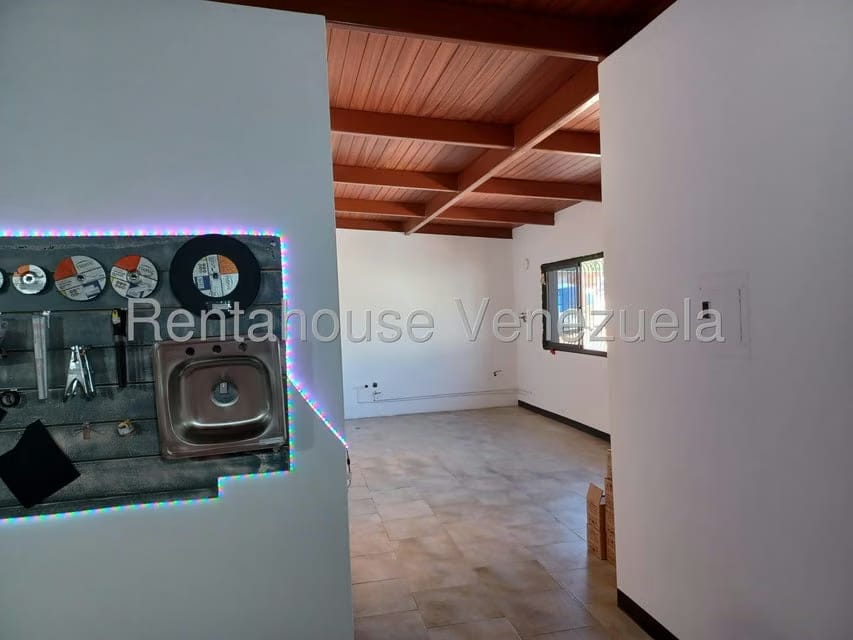 Casa (Multipes Niveles) en Venta en Los Rosales, Distrito Metropolitano - 21