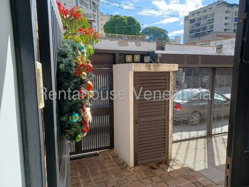 Casa (Multipes Niveles) en Venta en Los Rosales, Distrito Metropolitano - 4