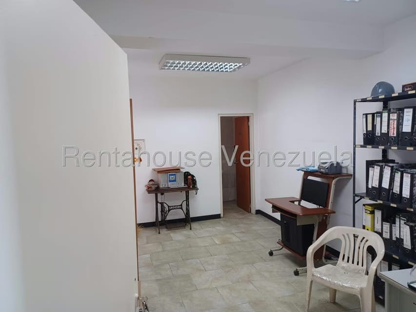 Casa (Multipes Niveles) en Venta en Los Rosales, Distrito Metropolitano - 47