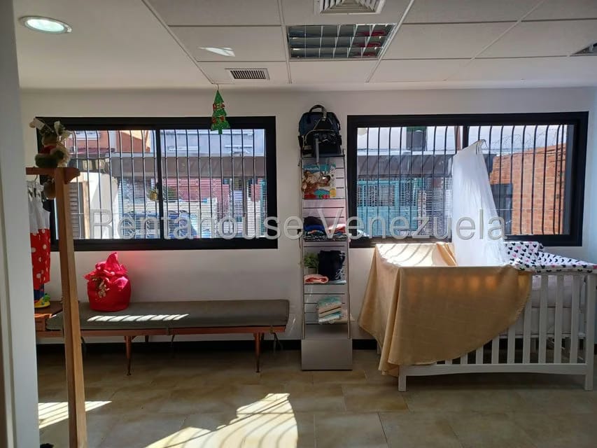 Casa (Multipes Niveles) en Venta en Los Rosales, Distrito Metropolitano - 9
