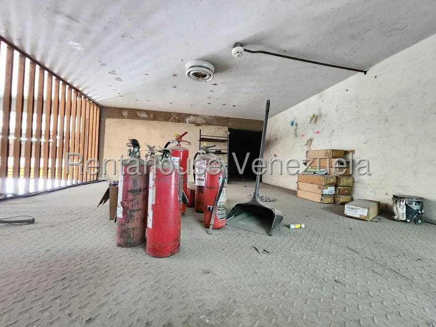 Comercial (Edificio) en Venta en Zona Industrial 1, Lara - 16