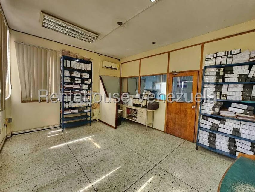 Comercial (Edificio) en Venta en Zona Industrial 1, Lara - 25