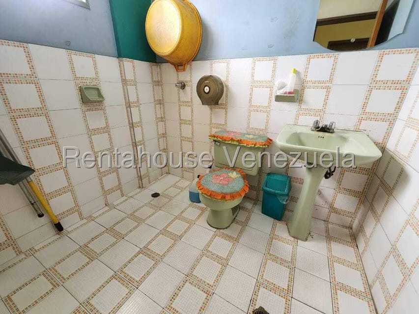 Comercial (Edificio) en Venta en Zona Industrial 1, Lara - 35