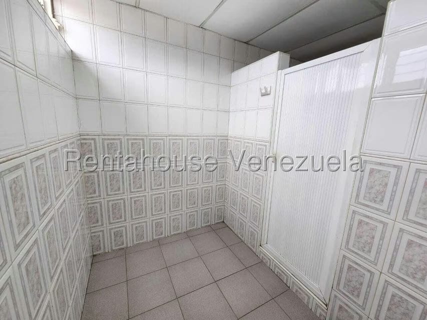 Comercial (Edificio) en Venta en Zona Industrial 1, Lara - 45