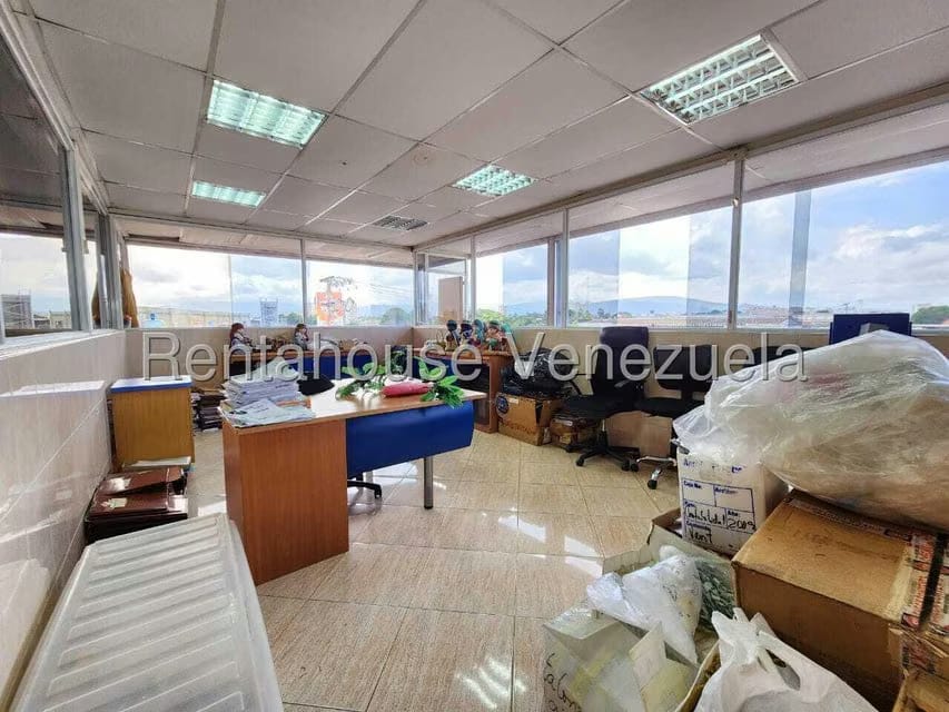 Comercial (Edificio) en Venta en Zona Industrial 1, Lara - 49