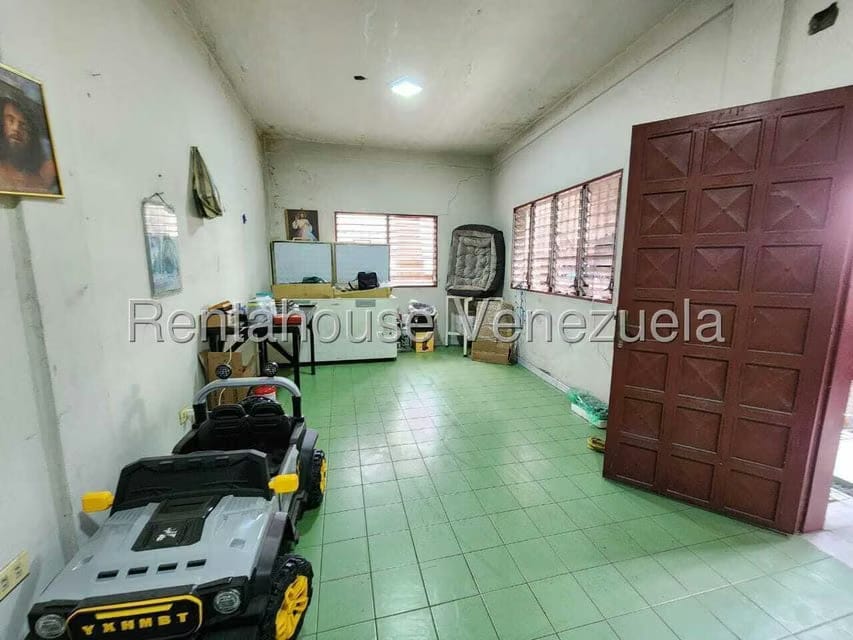 Comercial (Edificio) en Venta en Zona Industrial 1, Lara - 51