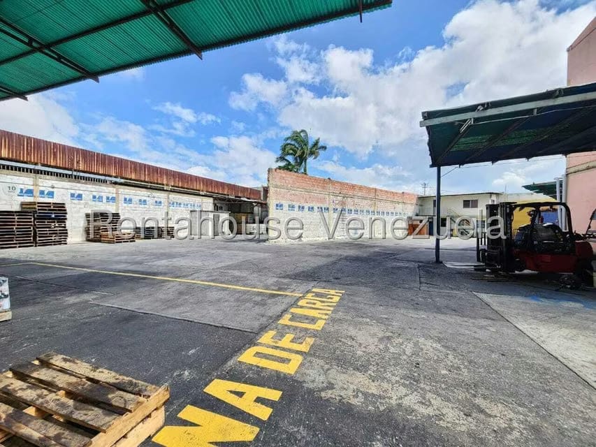 Comercial (Edificio) en Venta en Zona Industrial 1, Lara - 57