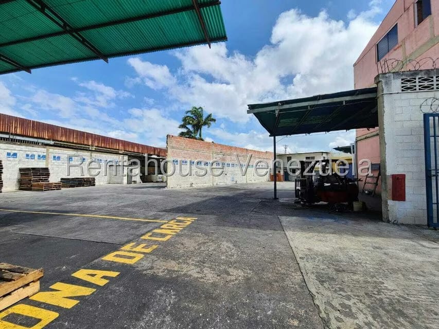 Comercial (Edificio) en Venta en Zona Industrial 1, Lara - 59