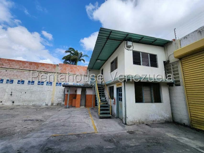 Comercial (Edificio) en Venta en Zona Industrial 1, Lara - 62