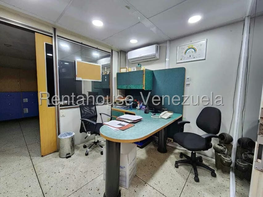 Comercial (Edificio) en Venta en Zona Industrial 1, Lara - 8