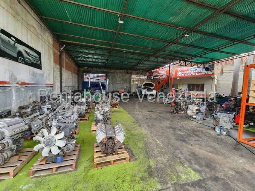 Comercial (Edificio) en Venta en Zona Industrial 1, Lara - 71
