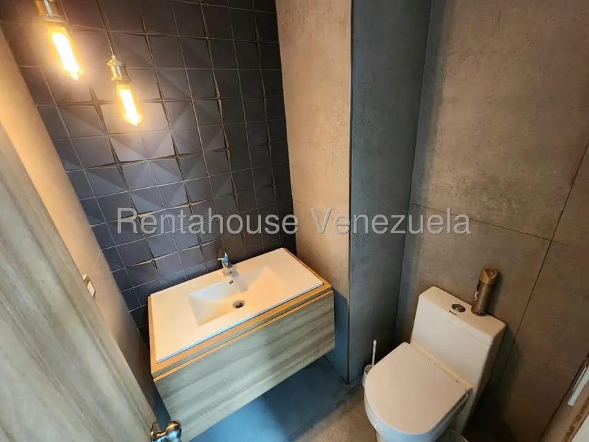 Comercial (Local Comercial) en Venta en El Rosal, Distrito Metropolitano - 14