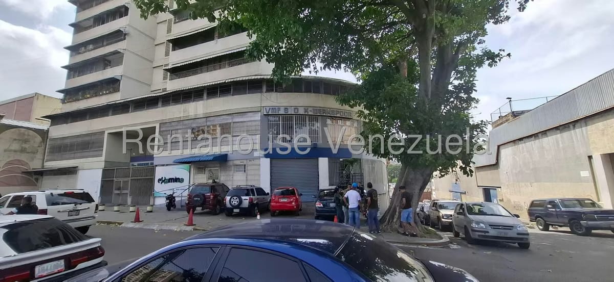Comercial (Local Comercial) en Venta en Quinta Crespo, Distrito Metropolitano - 2
