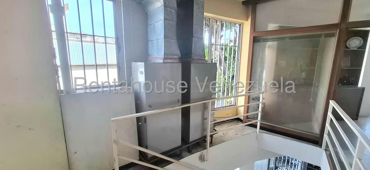 Comercial (Local Comercial) en Venta en Quinta Crespo, Distrito Metropolitano - 17