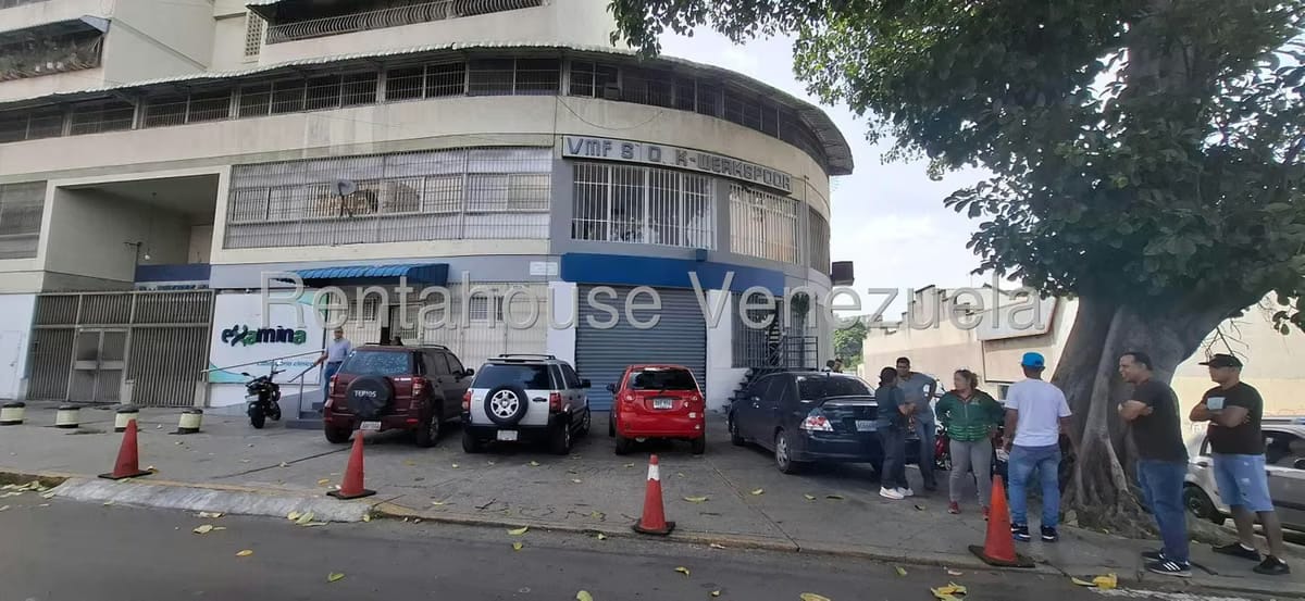 Comercial (Local Comercial) en Venta en Quinta Crespo, Distrito Metropolitano - 3