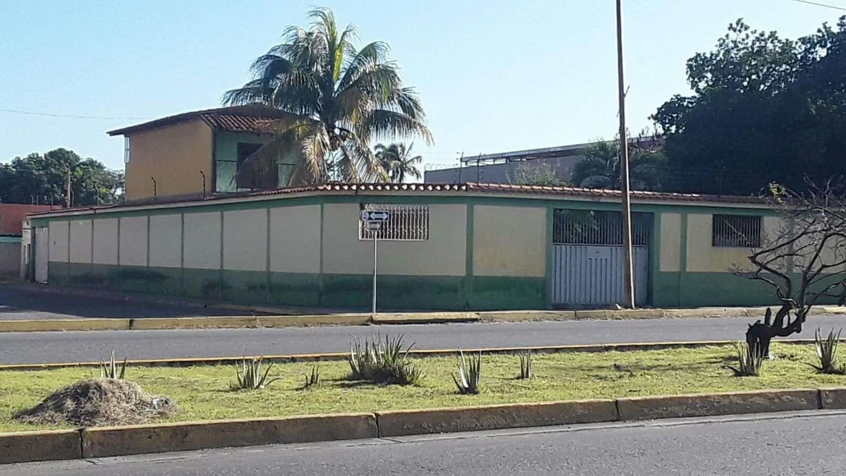 Vendo quinta-comercial 880 Mtrs2. Bqto, Vzla