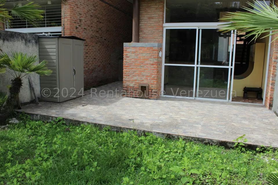 Townhouse (Multiples Niveles) en Alquiler en Los Guayabitos, Distrito Metropolitano - 17
