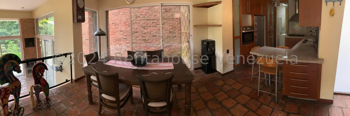 Townhouse (Multiples Niveles) en Alquiler en Los Guayabitos, Distrito Metropolitano - 5