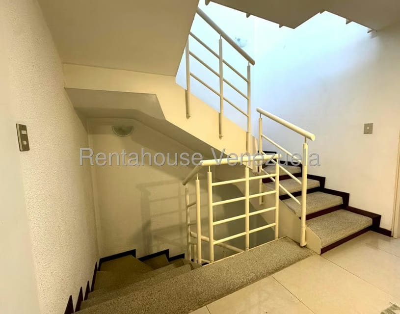 Townhouse (Multiples Niveles) en Venta en La Union, Distrito Metropolitano - 12