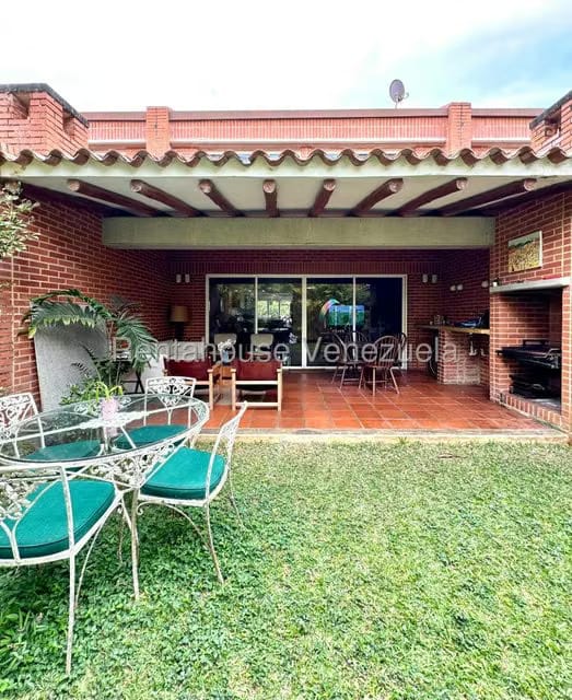 Townhouse (Multiples Niveles) en Venta en La Union, Distrito Metropolitano - 13
