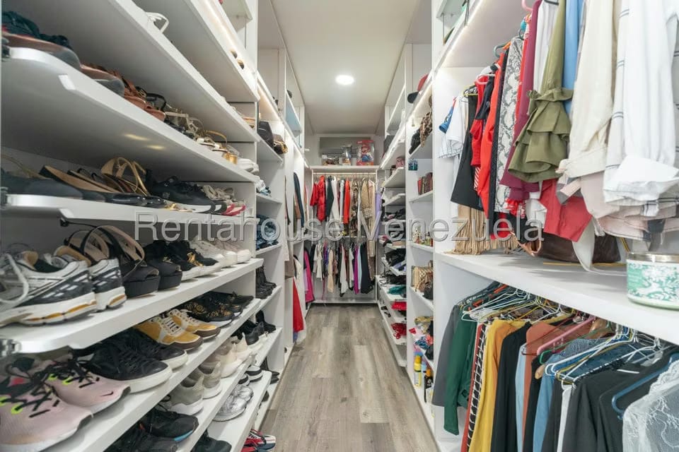 Casa (Multipes Niveles) en Venta en Santa Eduvigis, Distrito Metropolitano - 23