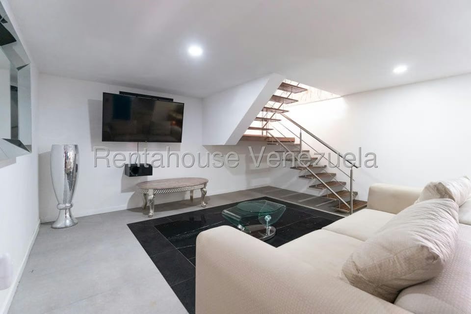 Casa (Multipes Niveles) en Venta en Santa Eduvigis, Distrito Metropolitano - 51