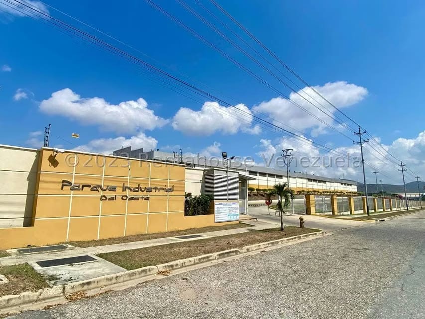 Comercial (Galpon - Deposito) en Venta en Zona Industrial 2, Lara - 3