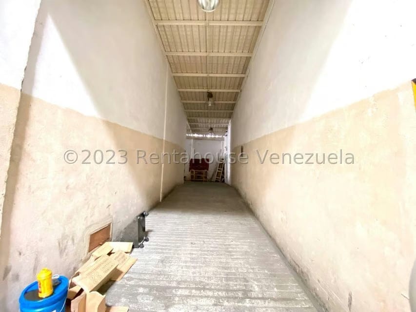 Comercial (Galpon - Deposito) en Venta en Zona Industrial 2, Lara - 65
