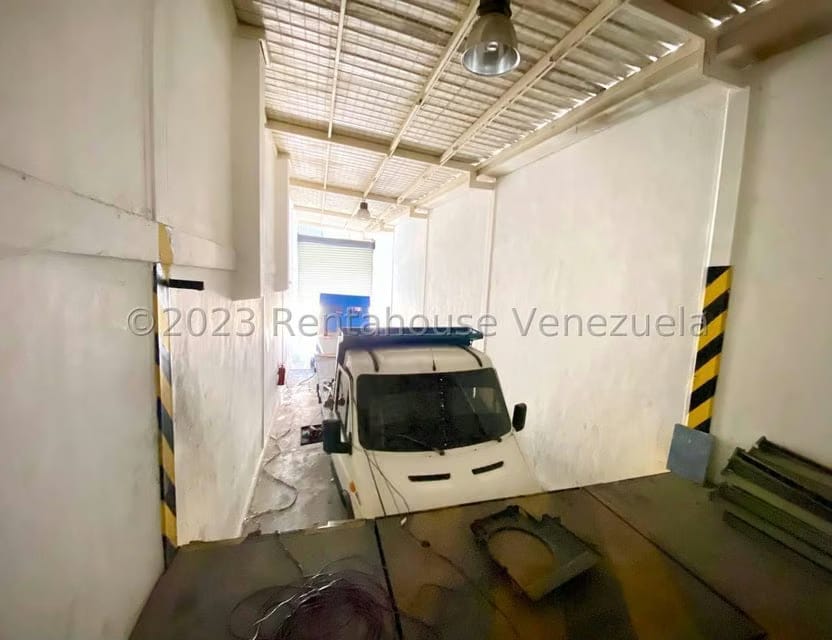 Comercial (Galpon - Deposito) en Venta en Zona Industrial 2, Lara - 70