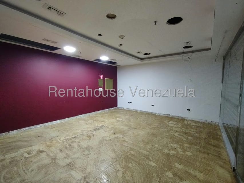 Comercial (Local Comercial) en Alquiler en Colinas de Valle Arriba, Distrito Metropolitano - 2