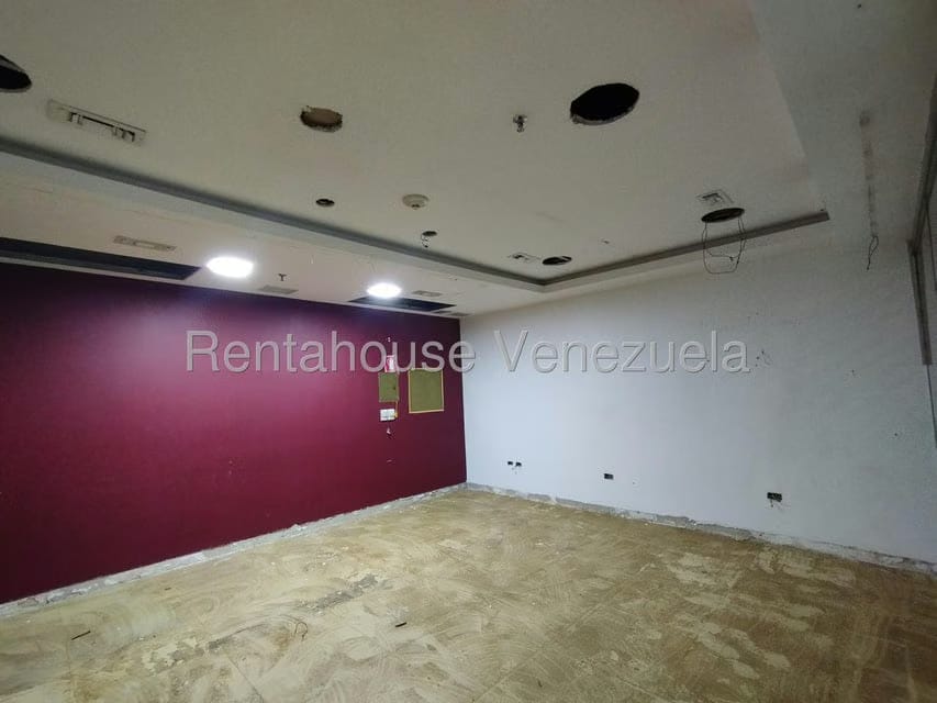 Comercial (Local Comercial) en Alquiler en Colinas de Valle Arriba, Distrito Metropolitano - 4