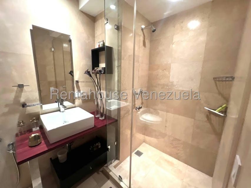Apartamento (Duplex) en Venta en La Lagunita Country Club, Distrito Metropolitano - 38