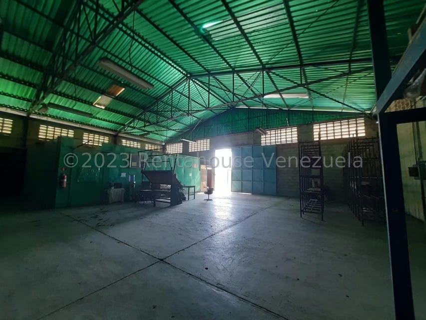 Comercial (Galpon - Deposito) en Venta en Zona Industrial, Guarico - 17