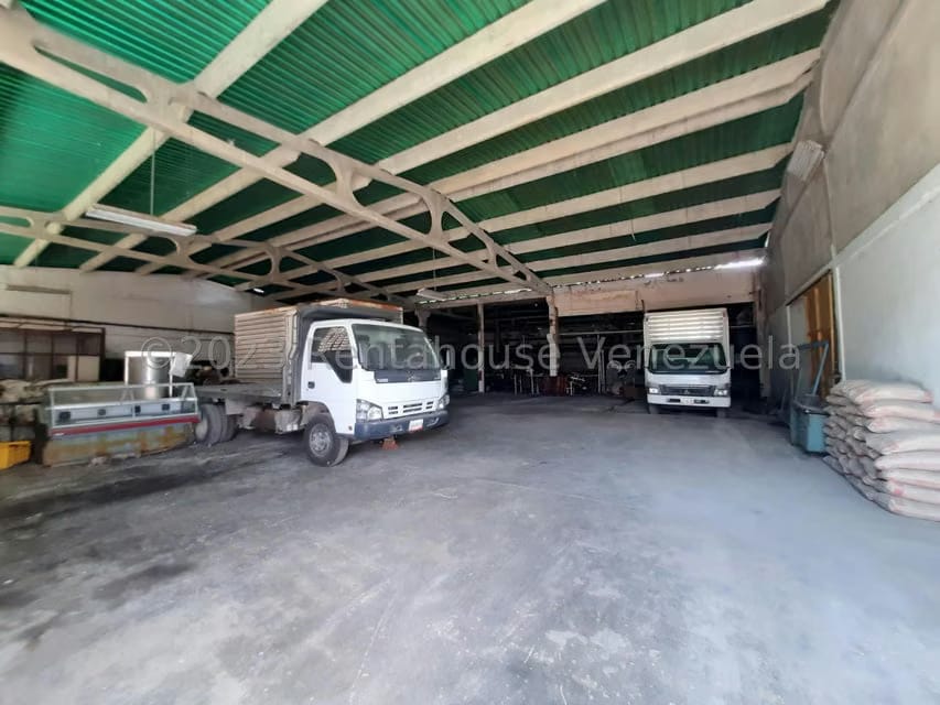 Comercial (Galpon - Deposito) en Venta en Zona Industrial, Guarico - 30
