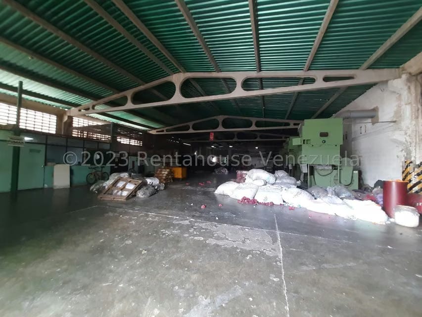 Comercial (Galpon - Deposito) en Venta en Zona Industrial, Guarico - 33