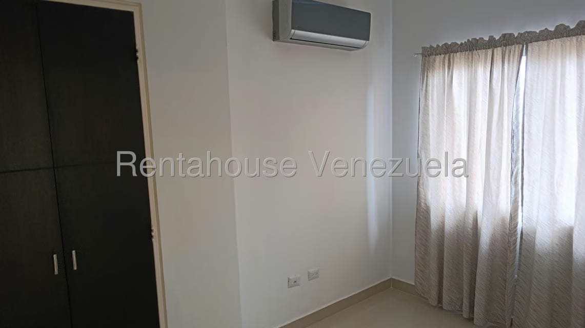 Apartamento (1 Nivel) en Alquiler en La Trigaleña, Carabobo - 16