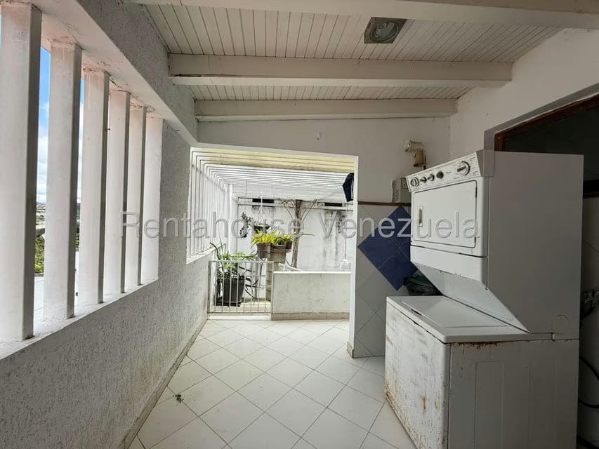 Casa (Multipes Niveles) en Venta en Las Esmeraldas, Distrito Metropolitano - 13