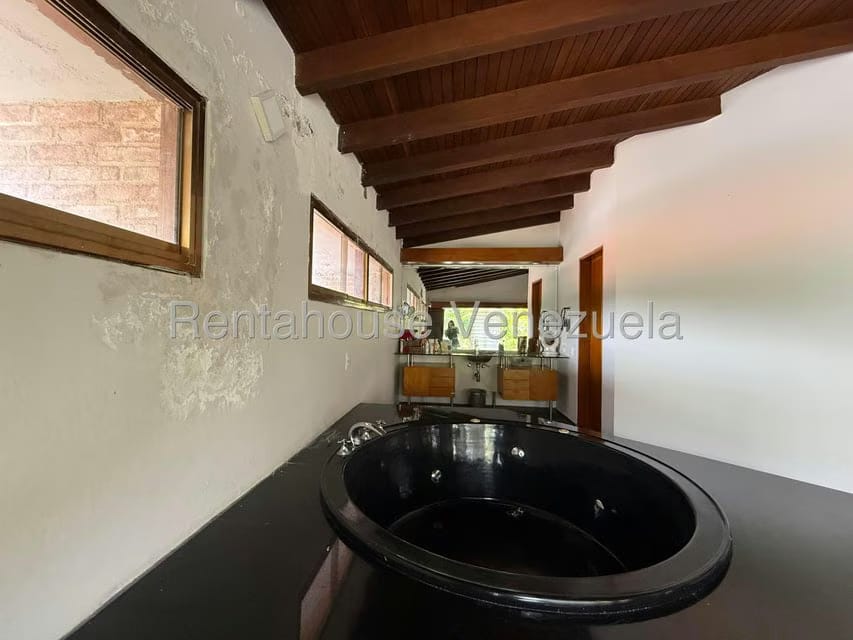 Casa (Multipes Niveles) en Venta en Las Esmeraldas, Distrito Metropolitano - 31