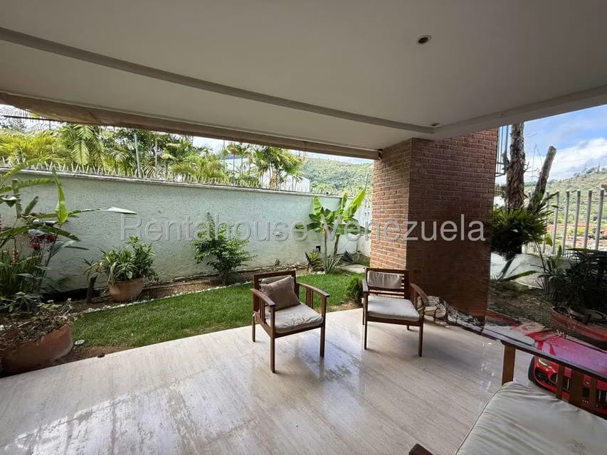 Casa (Multipes Niveles) en Venta en Las Esmeraldas, Distrito Metropolitano - 38