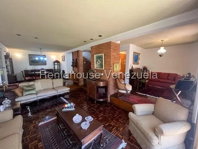 Casa (Duplex) en Venta en Los Naranjos del Cafetal, Distrito Metropolitano - 2