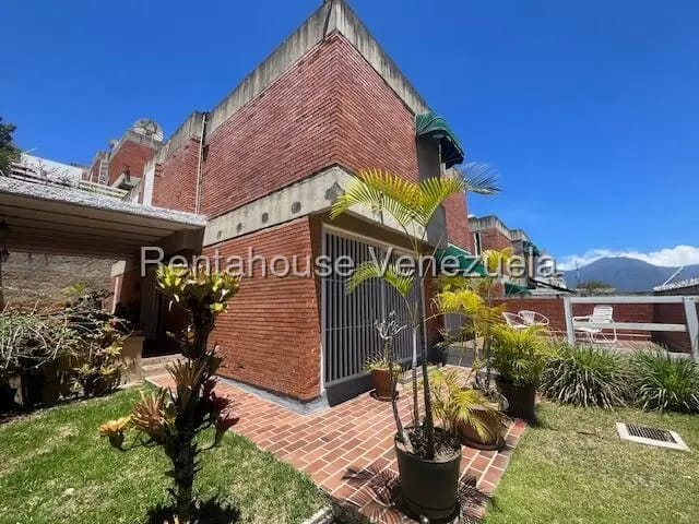 Casa (Duplex) en Venta en Los Naranjos del Cafetal, Distrito Metropolitano - 23